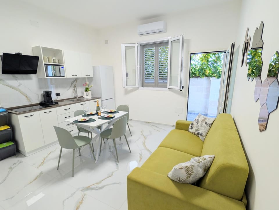 Kitchen or kitchenette, kitchen
