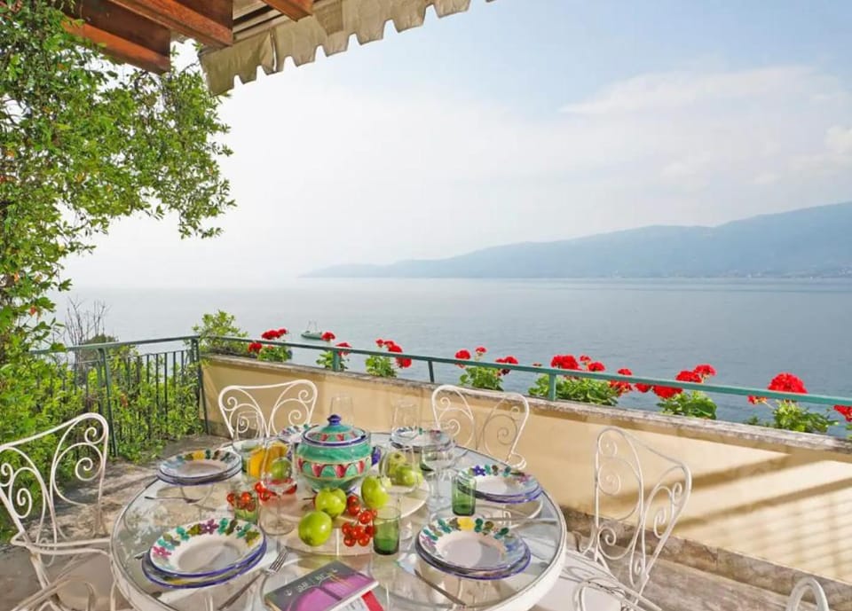 Villa Si Ko - Luxury Villa with Private Pool & All Inclusive House in Gargnano