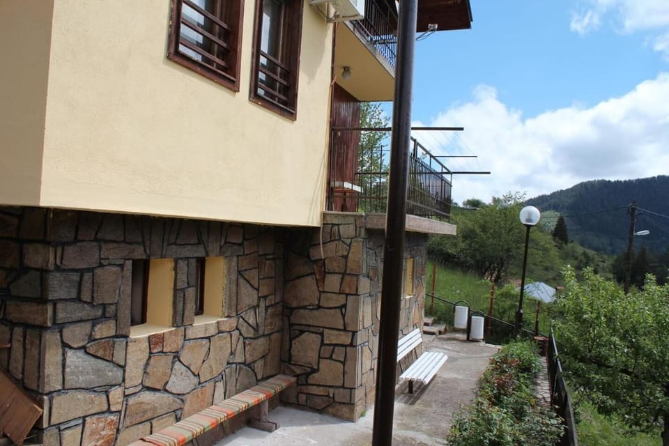 Property building, Day, Natural landscape, View (from property/room), Balcony/Terrace, Balcony/Terrace, Mountain view