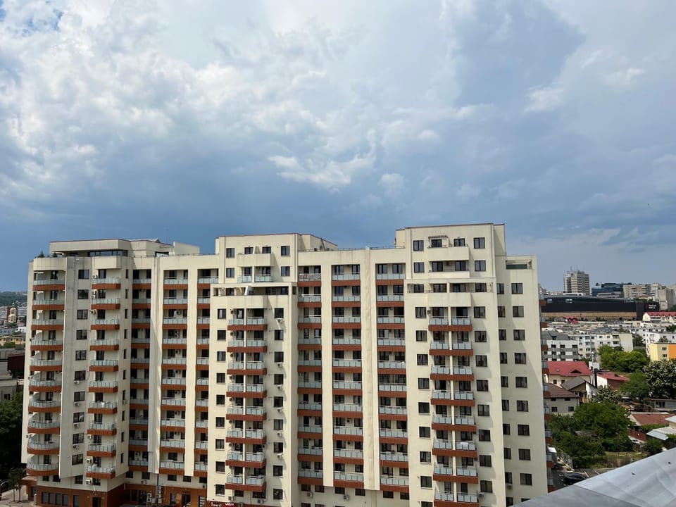 Property building, Day, City view