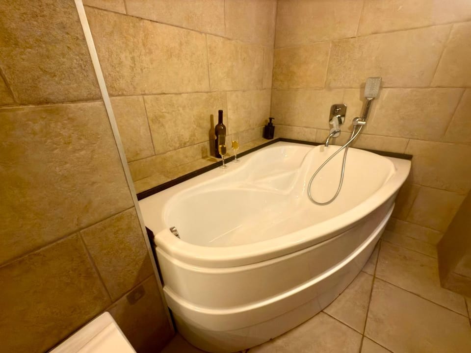 Bathroom, Bath