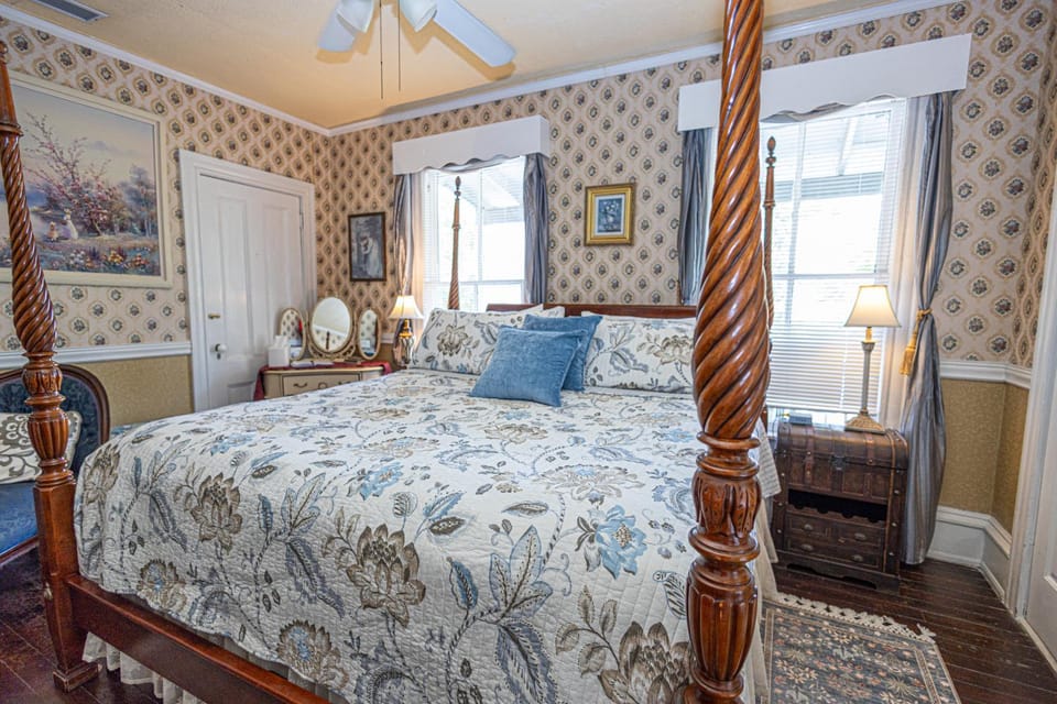 Bed, Bedroom
