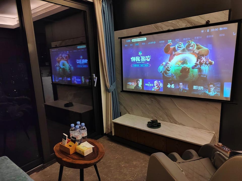 TV and multimedia, Living room, Evening entertainment