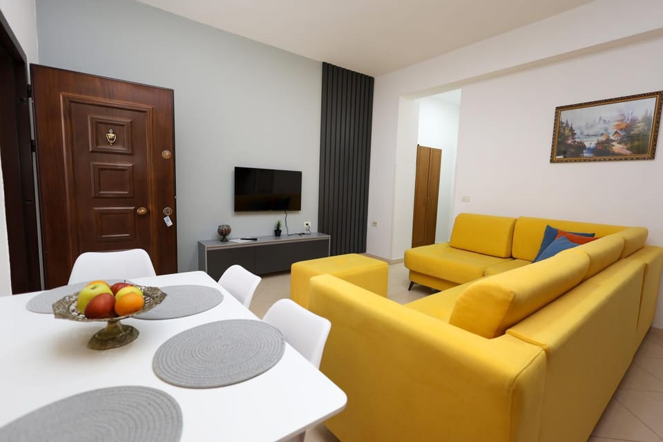 TV and multimedia, Living room, Dining area