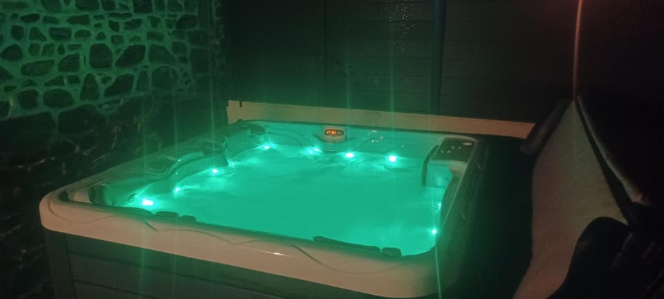 GITE MORGANE Spa privatif et Sauna House in Brittany