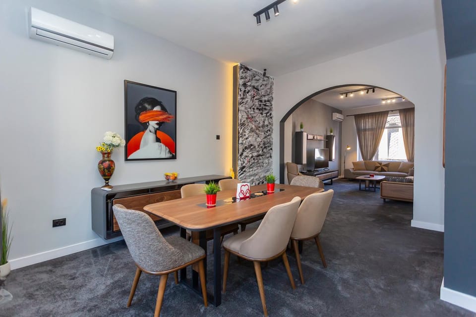 Living room, Seating area, Dining area, air conditioner