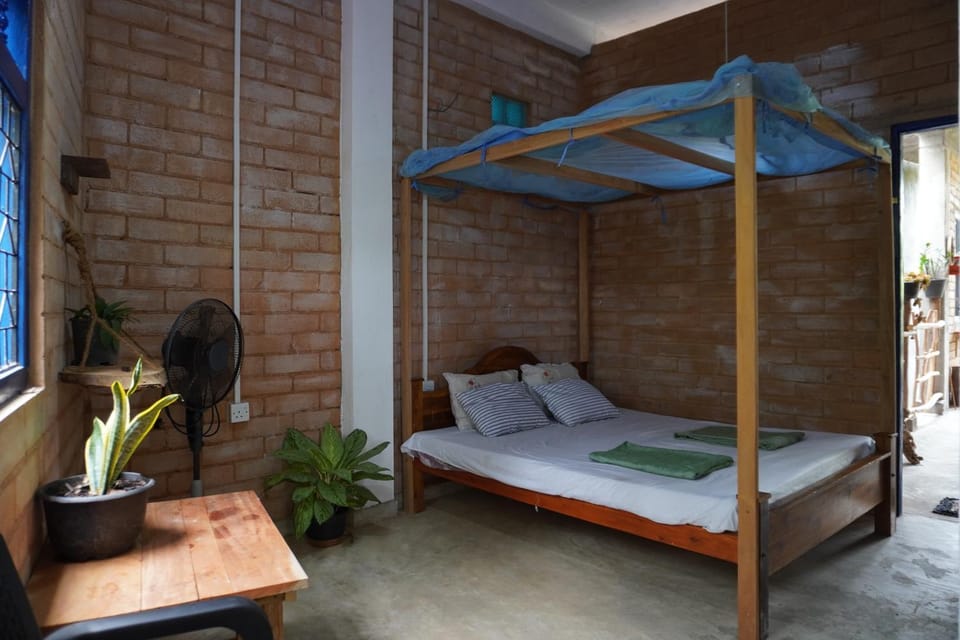 Bed, Photo of the whole room, Bedroom, bunk bed, fireplace, towels