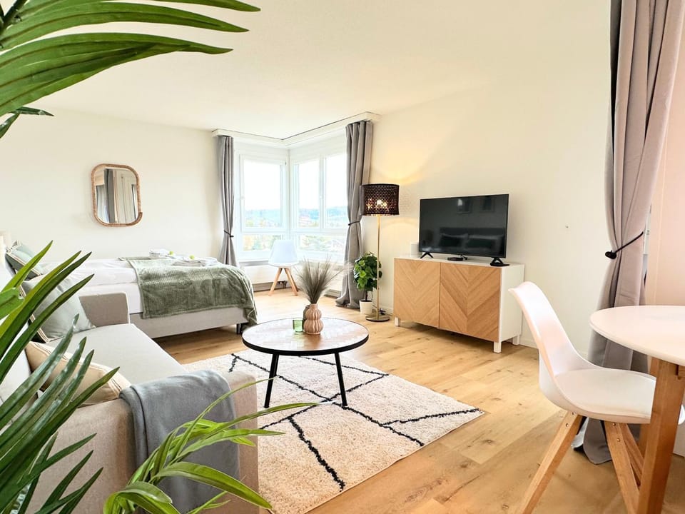 Bed, TV and multimedia, Photo of the whole room, Seating area