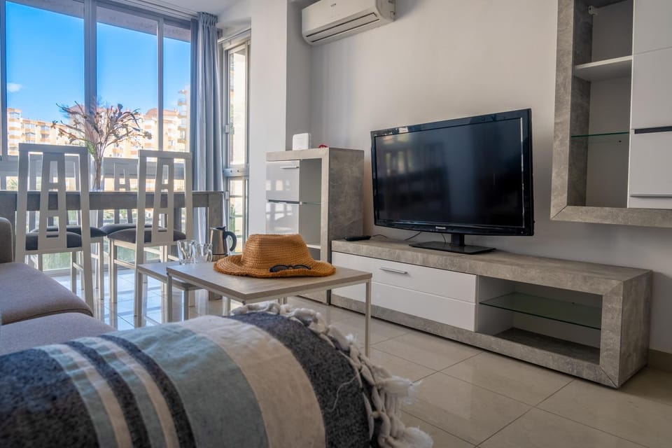 TV and multimedia, Living room, Dining area, air conditioner
