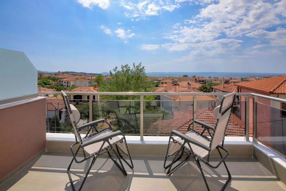 Patio, Natural landscape, Balcony/Terrace