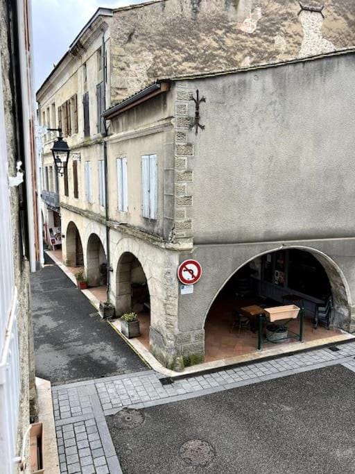 Appartement centre historique Monségur Apartment in Nouvelle-Aquitaine