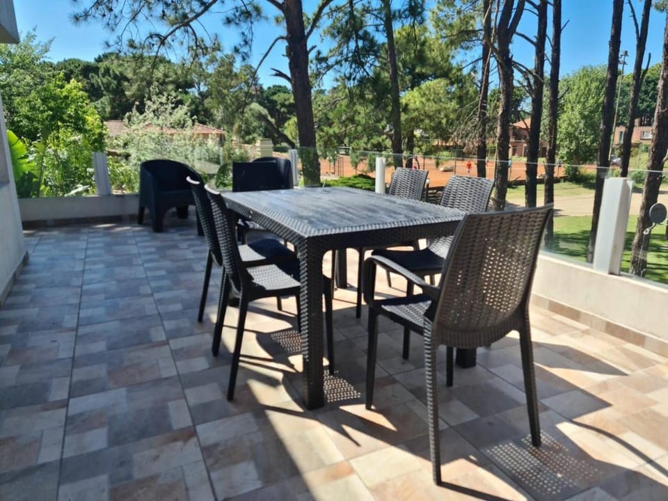 Balcony/Terrace, furniture