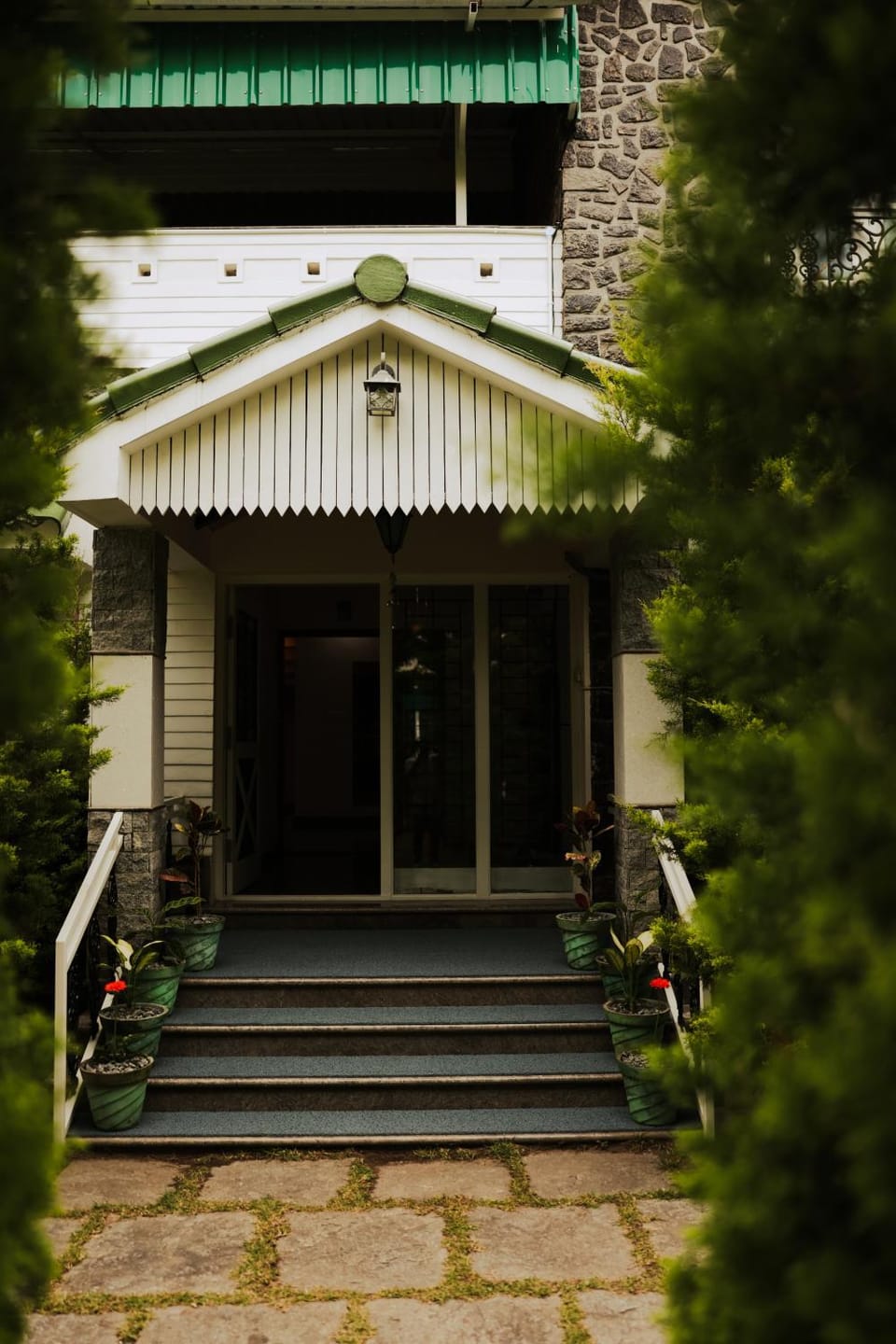 Facade/entrance