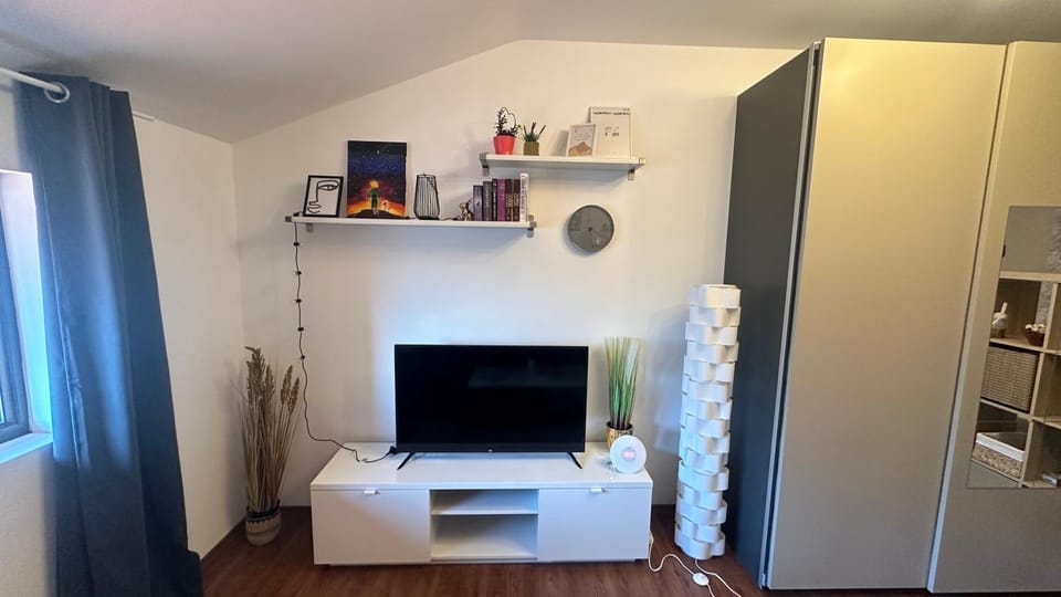 TV and multimedia, wardrobe