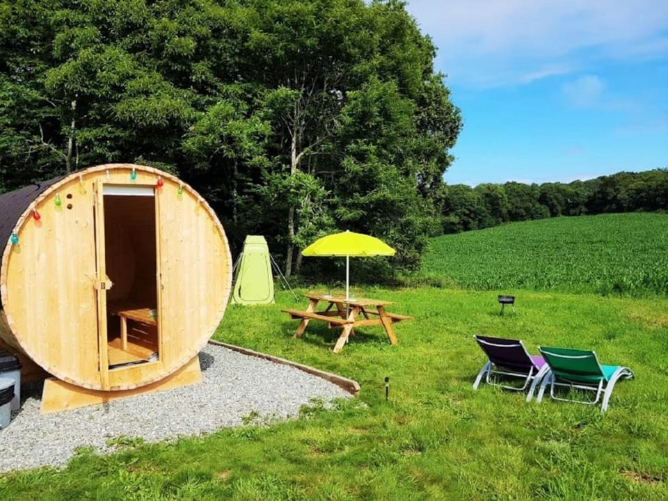 Tonneau bulle insolite, vue sur vignoble Luxury tent in Douarnenez
