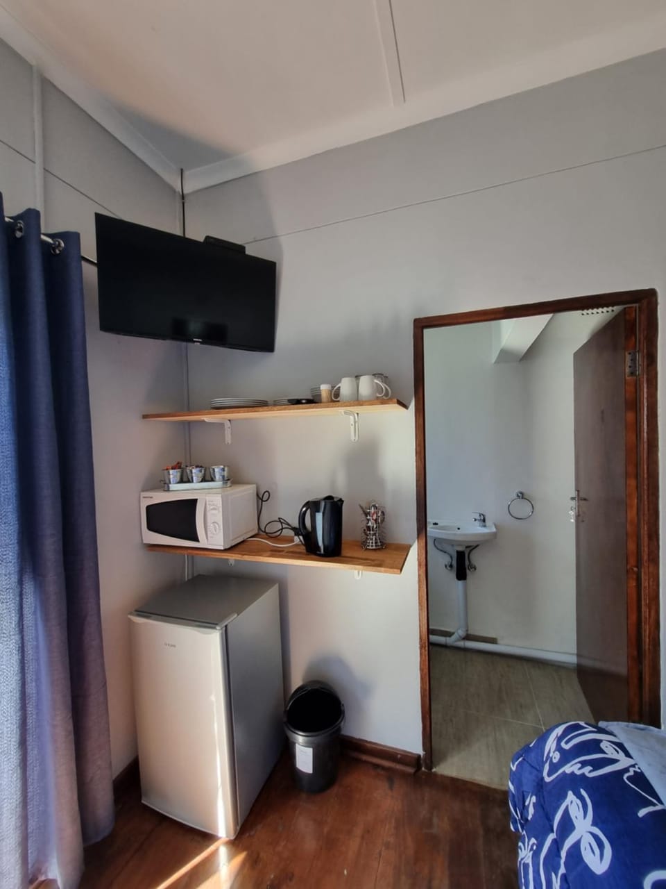 TV and multimedia, Coffee/tea facilities, Photo of the whole room, Bedroom, minibar