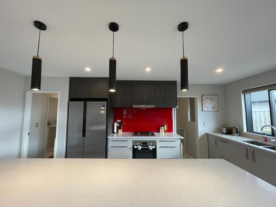 Luxury 4 Bedroom Family Retreat House in Christchurch