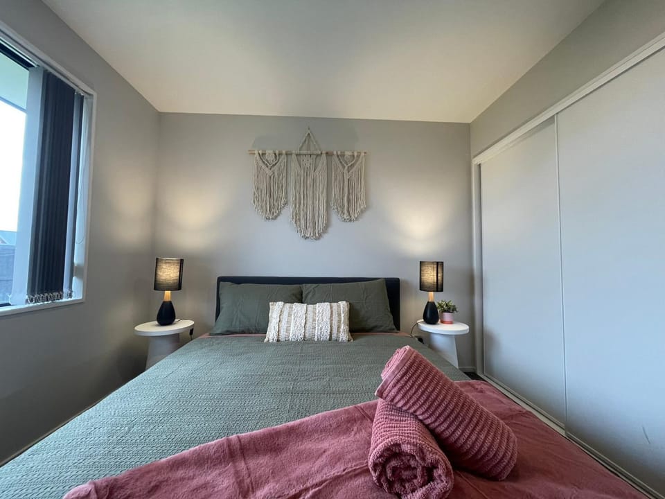 Luxury 4 Bedroom Family Retreat House in Christchurch