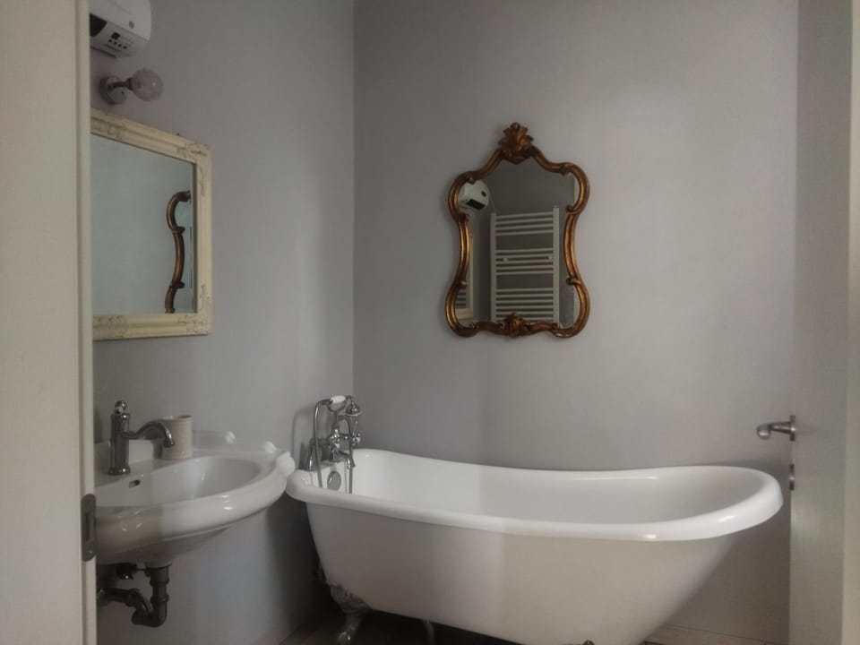 Casa Teresa Rooms Le Camelie Vacation rental in Emilia-Romagna