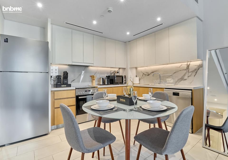 Coffee/tea facilities, Kitchen or kitchenette, Living room, Seating area, Dining area, dishwasher, minibar, pet friendly, toaster