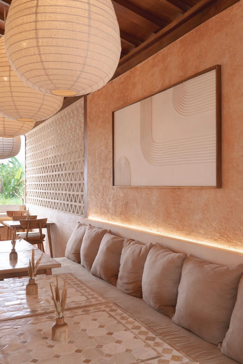 Restaurant/places to eat, Decorative detail, Seating area
