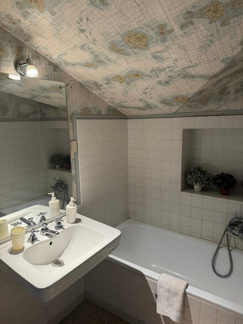 City center apt - garage prenotabile Apartment in Parma