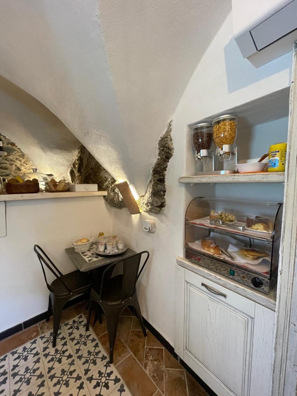 Food and drinks, Breakfast, Buffet breakfast, Italian breakfast, Internal: Not applicable to any particular room