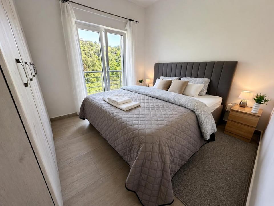 Bed, Photo of the whole room, Bedroom, towels, wardrobe