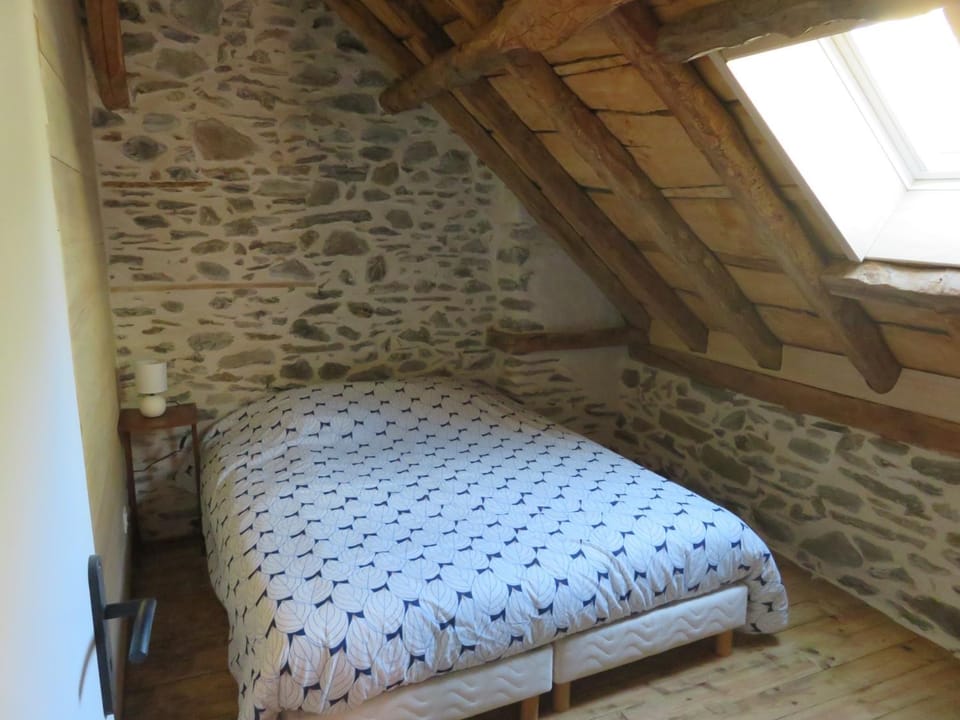 Grande maison de village, rénovation écologique House in Aragon