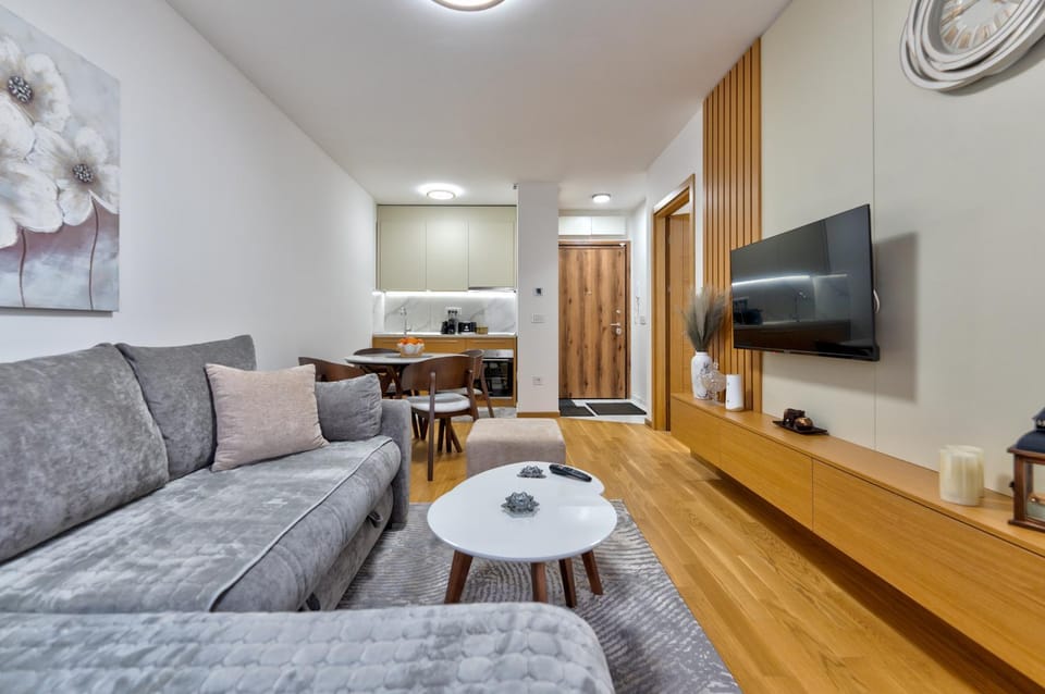Communal lounge/ TV room, TV and multimedia, Living room, Seating area