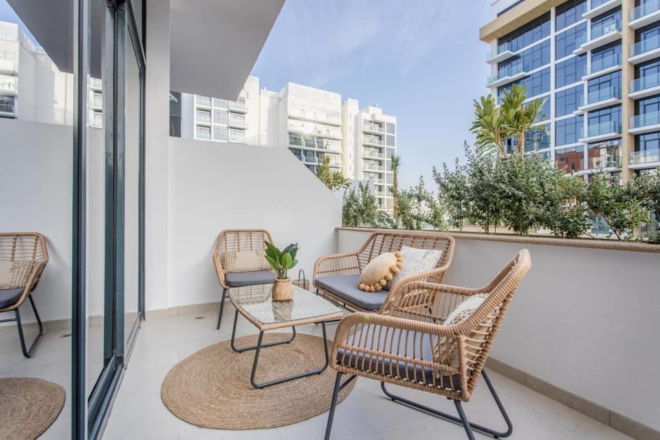 Artist Heaven Studio! Riviera 35! 10 min Downtown Apartment in Dubai