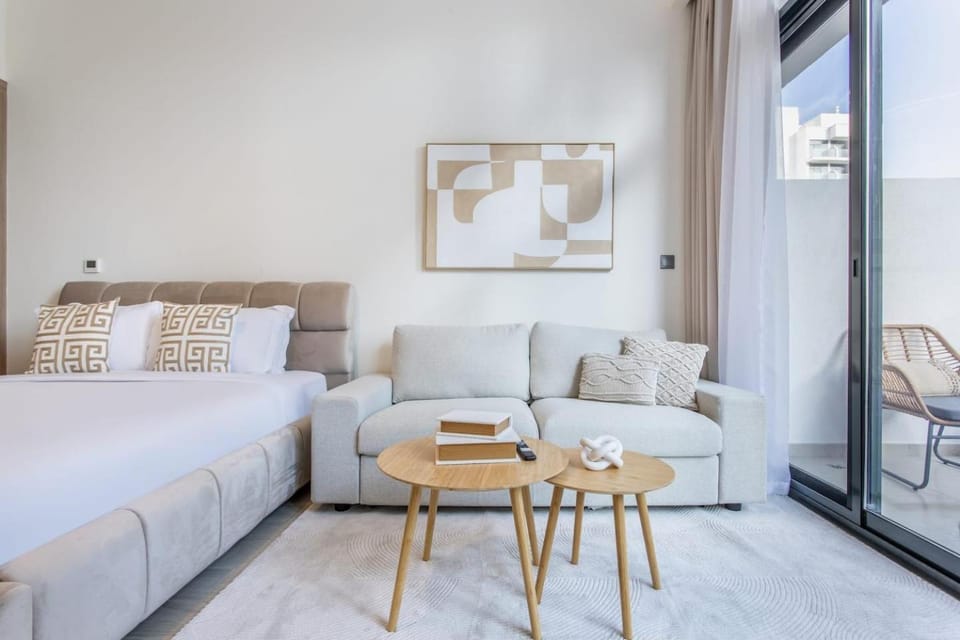 Artist Heaven Studio! Riviera 35! 10 min Downtown Apartment in Dubai