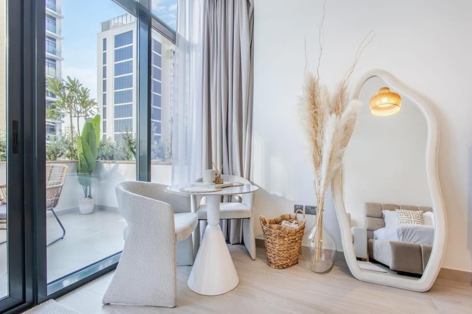 Artist Heaven Studio! Riviera 35! 10 min Downtown Apartment in Dubai