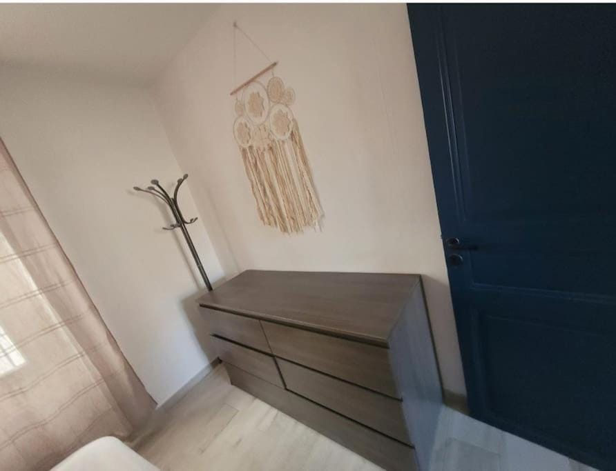 Bed, Photo of the whole room, Bedroom, wardrobe