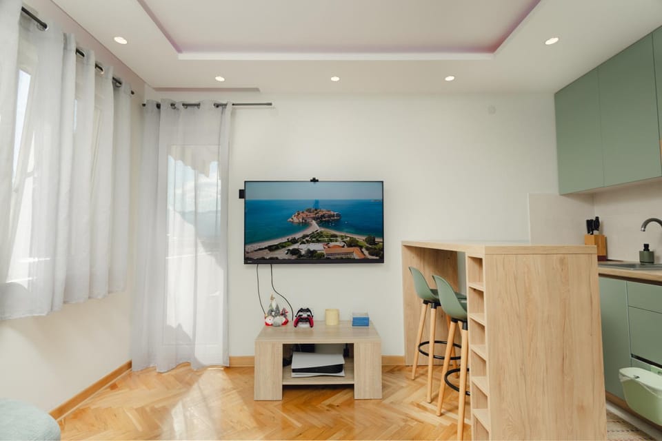 City Gem: Stylish Urban Hideout Apartment in Budva