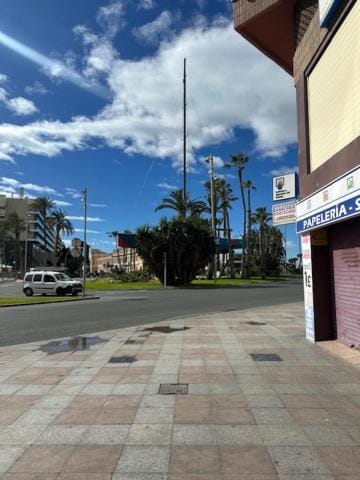 Day, Neighbourhood, Street view, Location, Parking