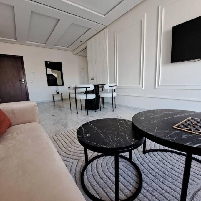 Appartement Standing- 2 min Gare TGV - 2 min Plage Apartment in Tangier