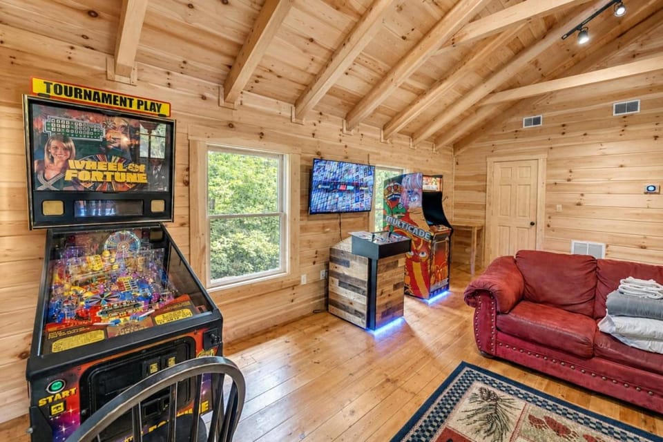 Retreat w Hot Tub Fire Pit Pool Table Foosball House in Sevier County