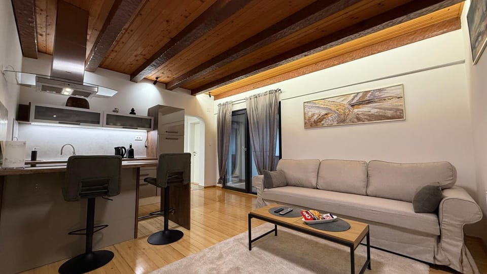 Living room, Seating area, Dining area, kitchen