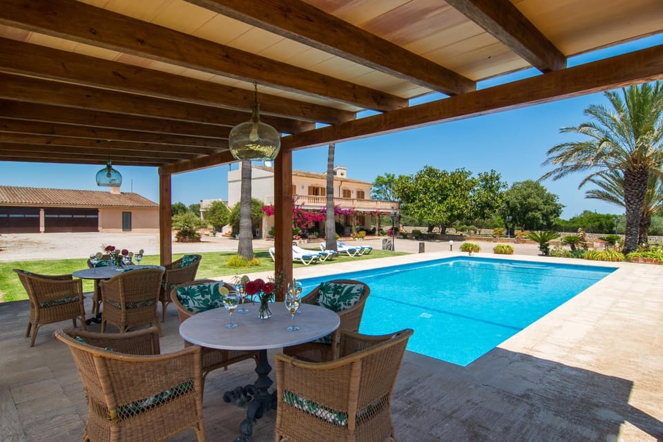 Property building, Patio, Swimming pool