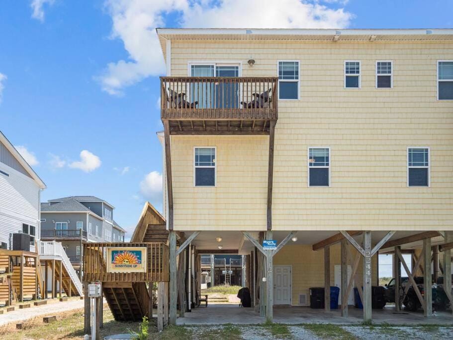 Sunny Side Up Topsail House in North Topsail Beach
