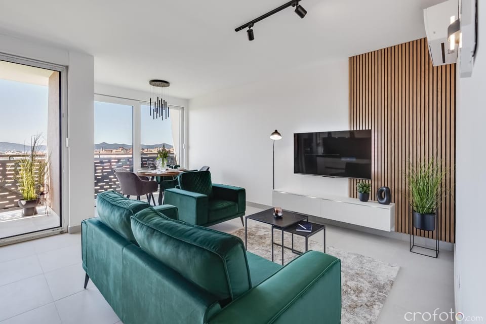 TV and multimedia, Living room, Dining area