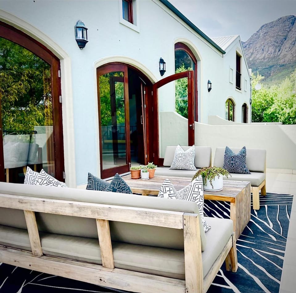 Property building, Day, Natural landscape, View (from property/room), Balcony/Terrace, Seating area, Garden view, Mountain view