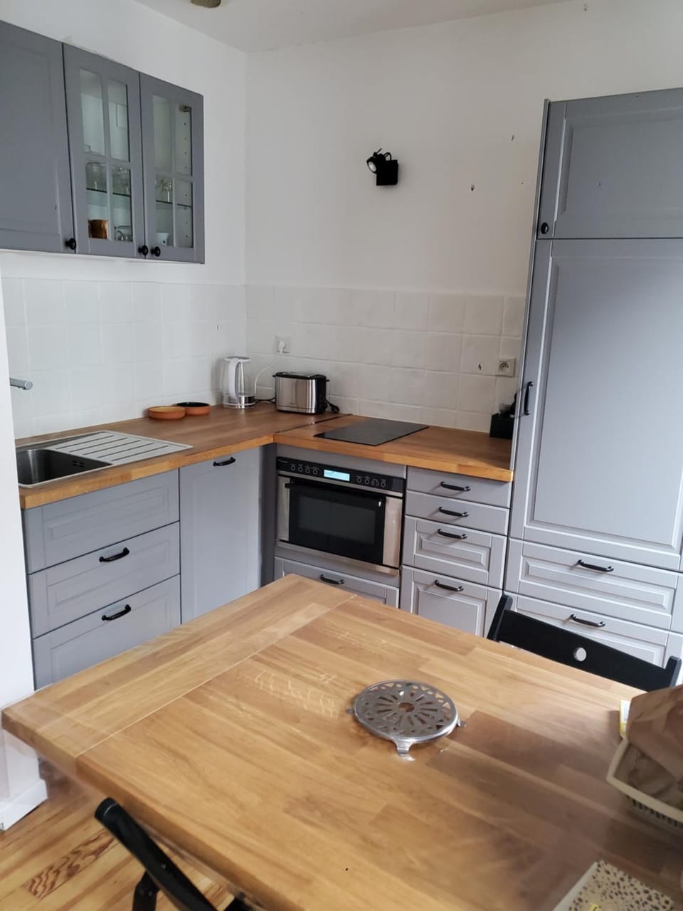 Kitchen or kitchenette, Dining area, dishwasher, minibar, oven, stove
