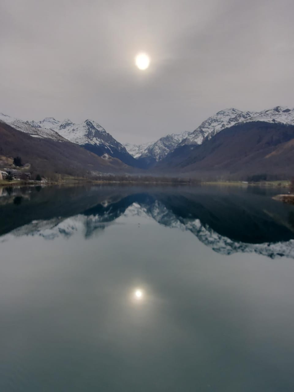 Nearby landmark, Day, Natural landscape, Lake view, Mountain view