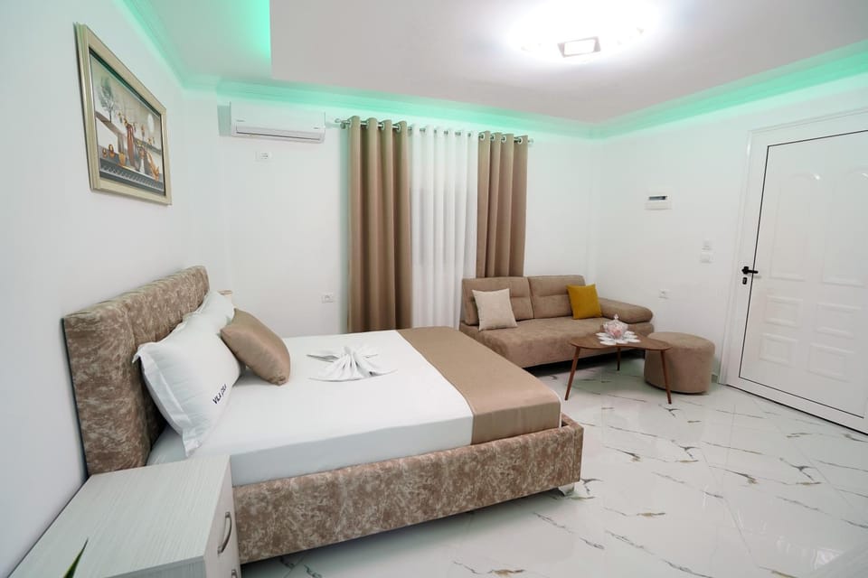 Photo of the whole room, Bedroom