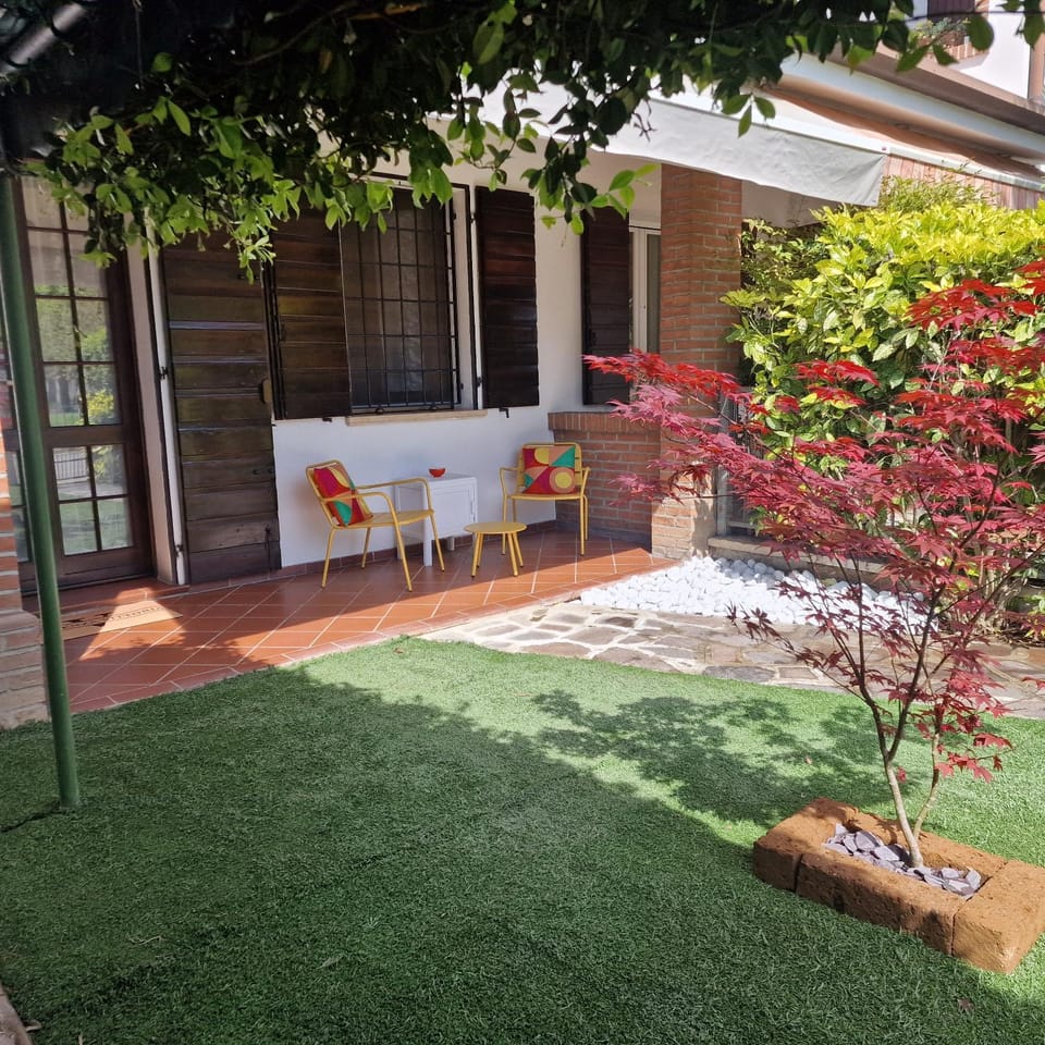 Property building, Garden, Garden view, Garden view