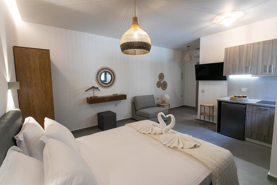 Bed, TV and multimedia, Kitchen or kitchenette