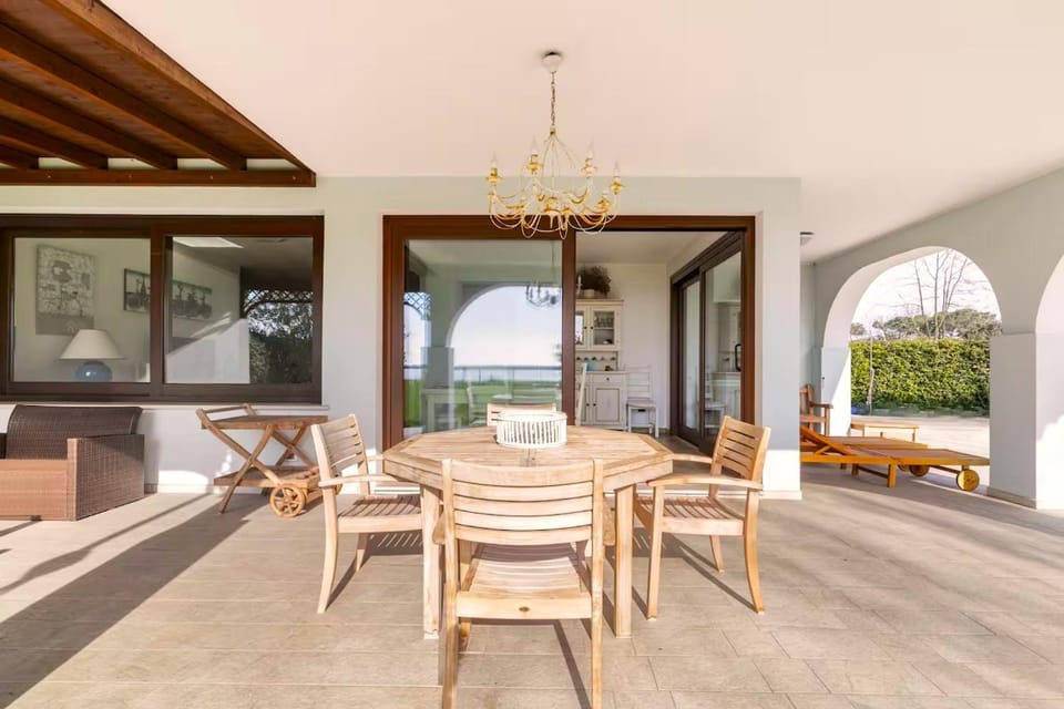 Patio, Day, Seating area