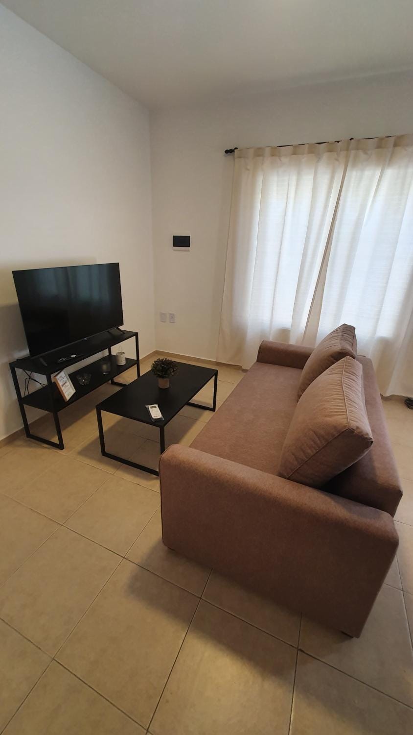 Communal lounge/ TV room, TV and multimedia, Living room, Seating area